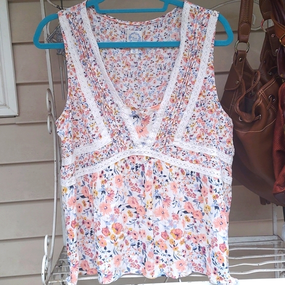 Blue Rain Tops - Francesca's Collection Blue Rain Floral Flowy Tank Lace trim Top  Sz XL